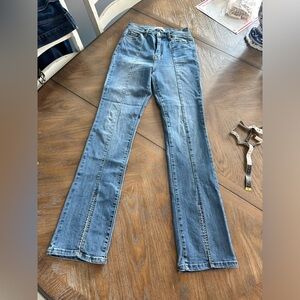 Vibrant size 7 32in inseam LIKE NEW